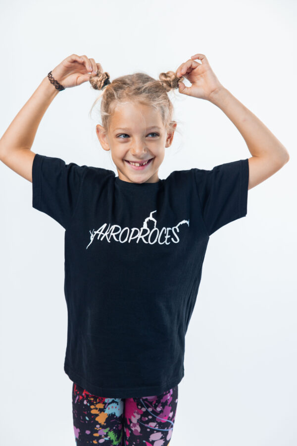 Czarny Akro T-shirt - duże logo